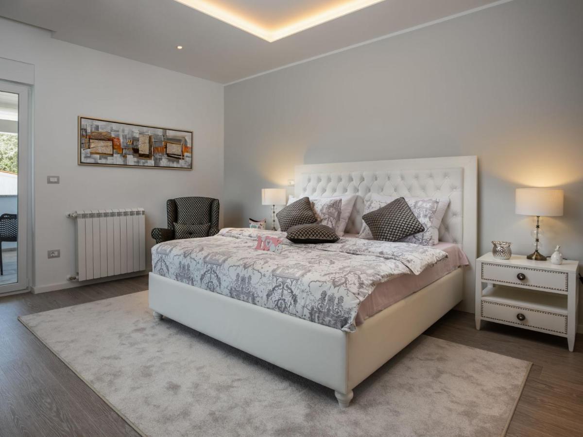 Villa Dream House By Interhome