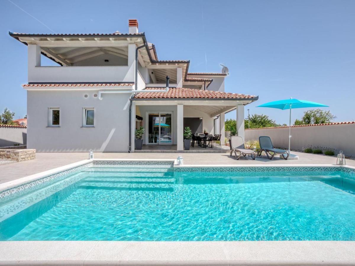 Villa Dream House By Interhome