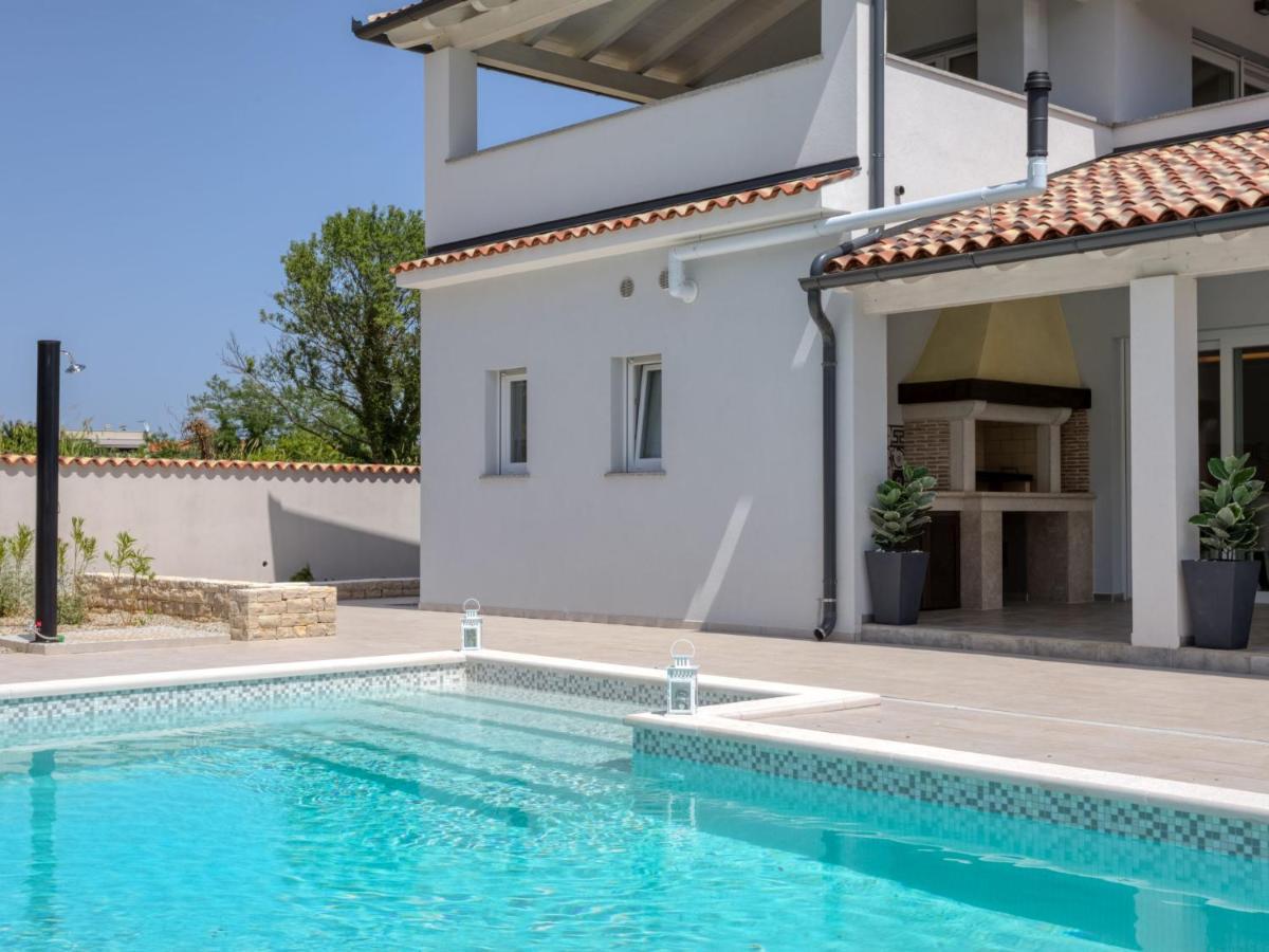 Dream House By Interhome * Pula
